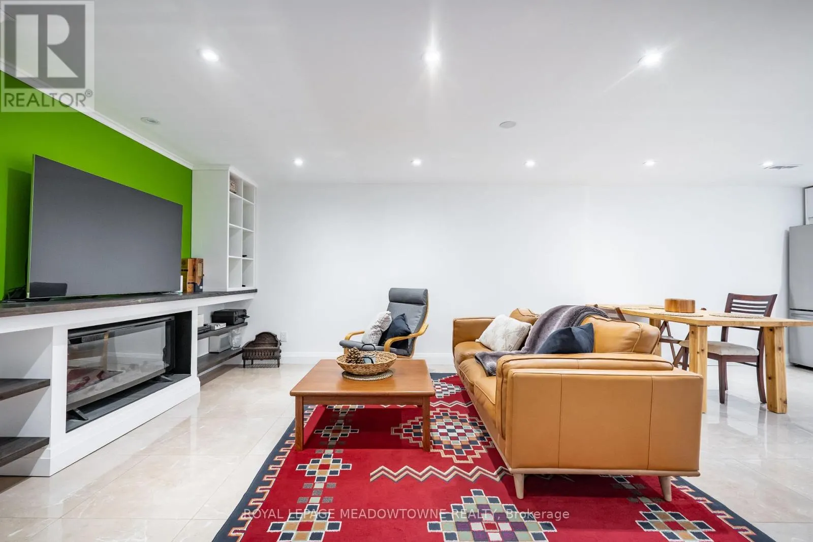 26 EMPEROR DRIVE