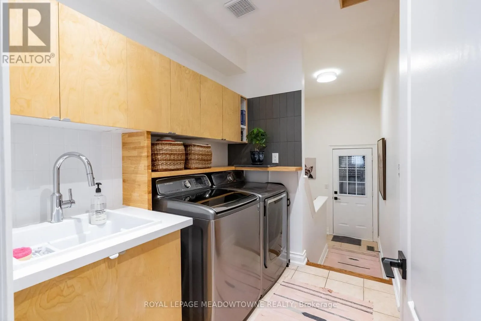 26 EMPEROR DRIVE