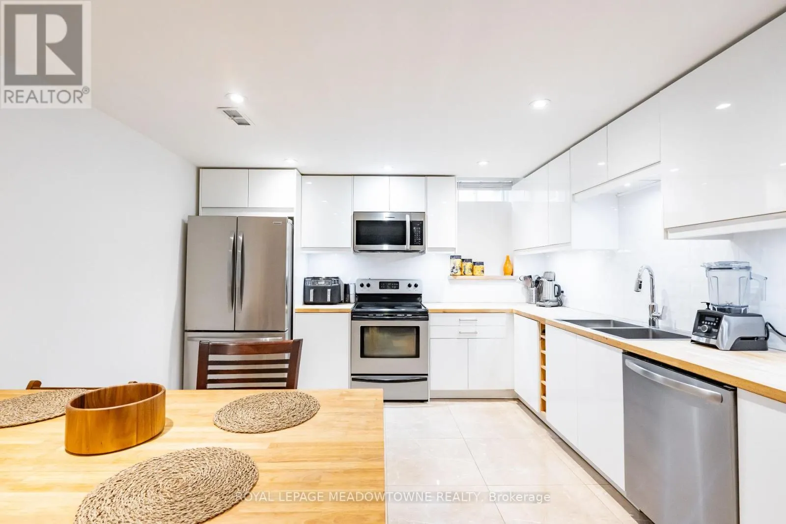 26 EMPEROR DRIVE