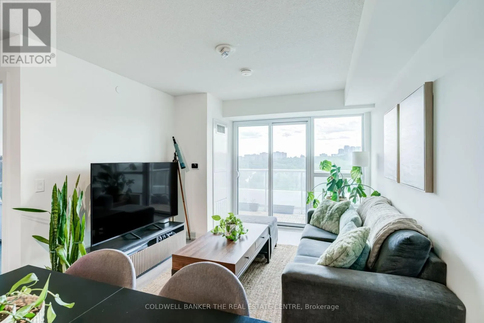 412 - 10 WILBY CRESCENT