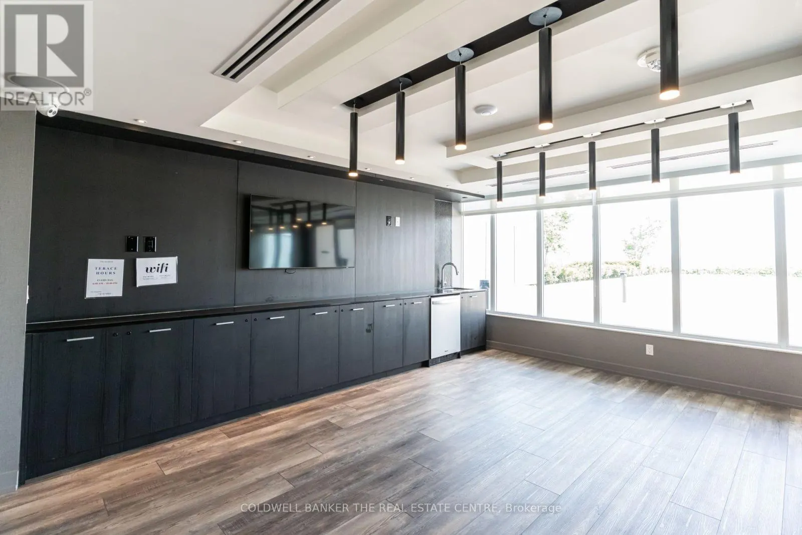 412 - 10 WILBY CRESCENT