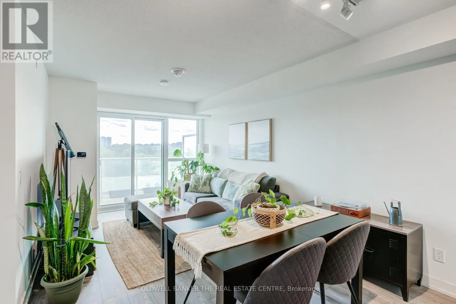 412 - 10 WILBY CRESCENT