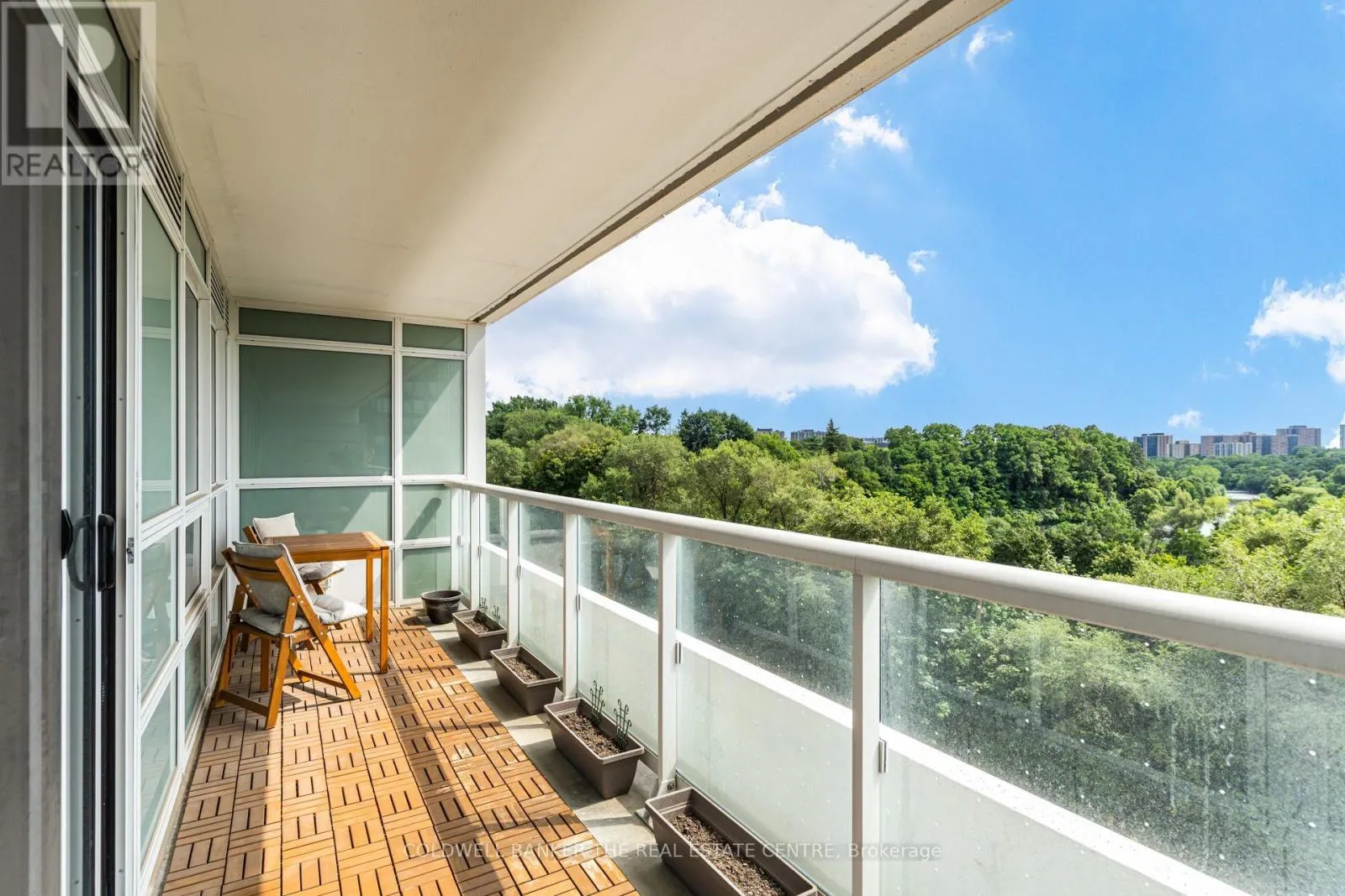 412 - 10 WILBY CRESCENT