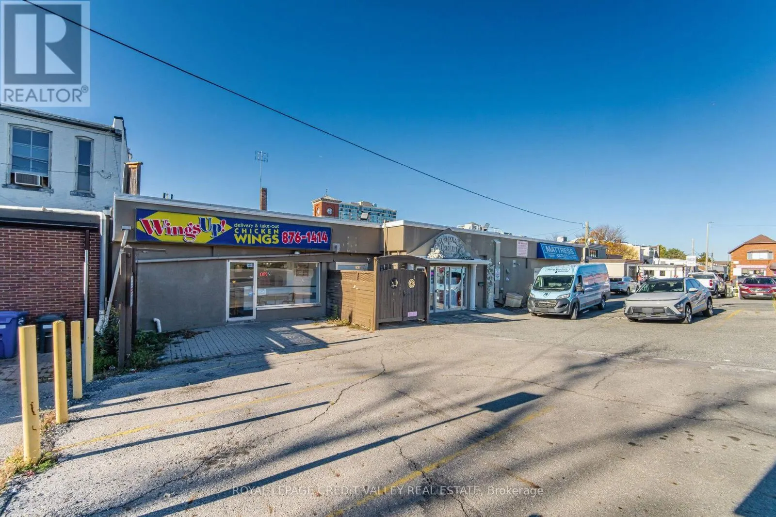 228 MAIN STREET E