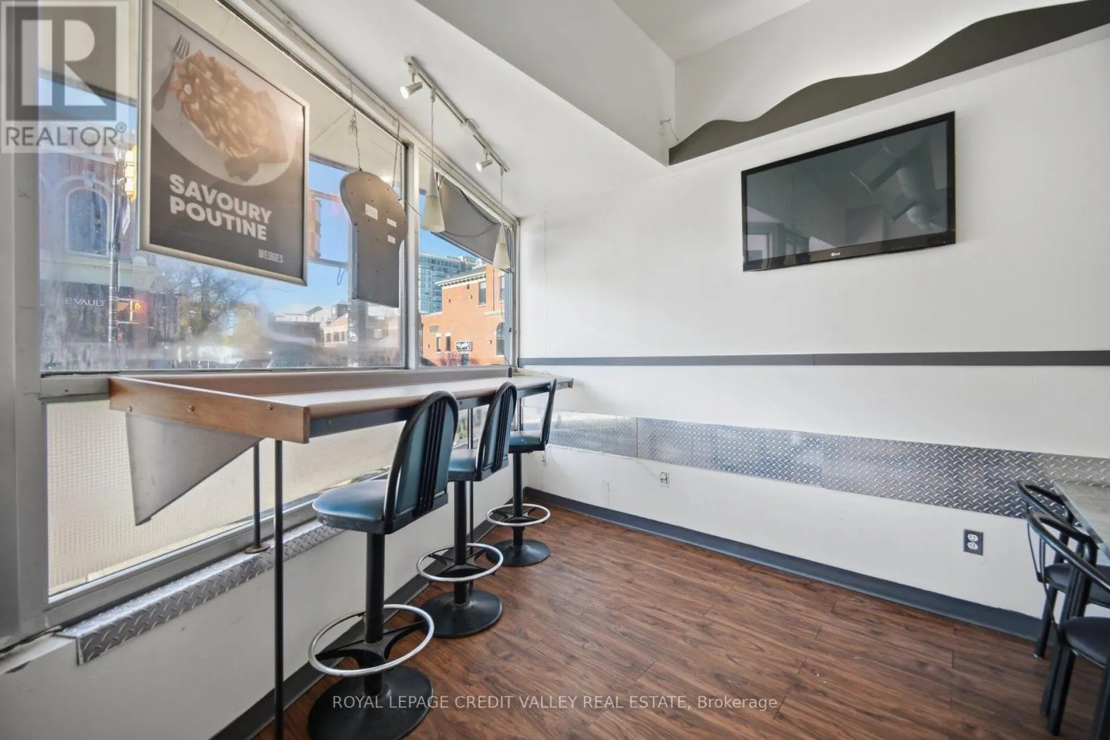 228 MAIN STREET E