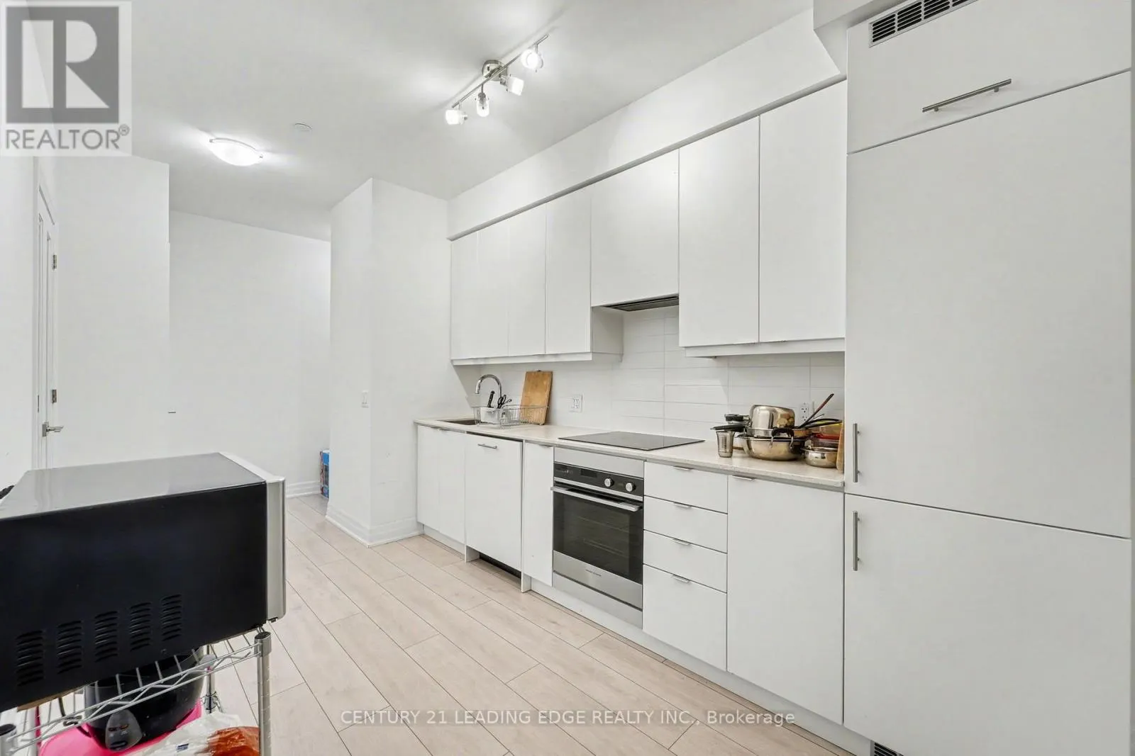 3006 - 30 ELM DRIVE W