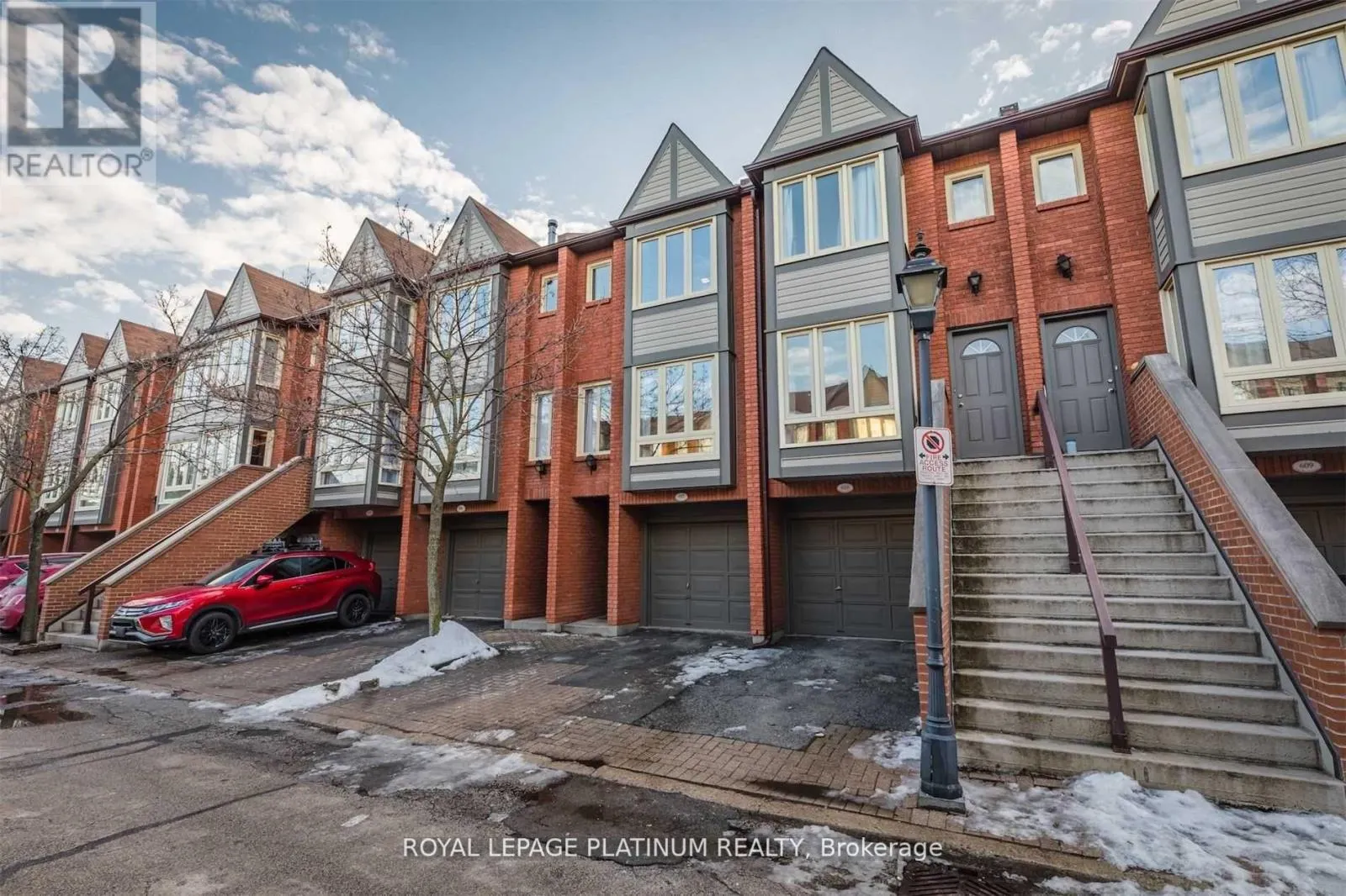 611 - 895 MAPLE AVENUE
