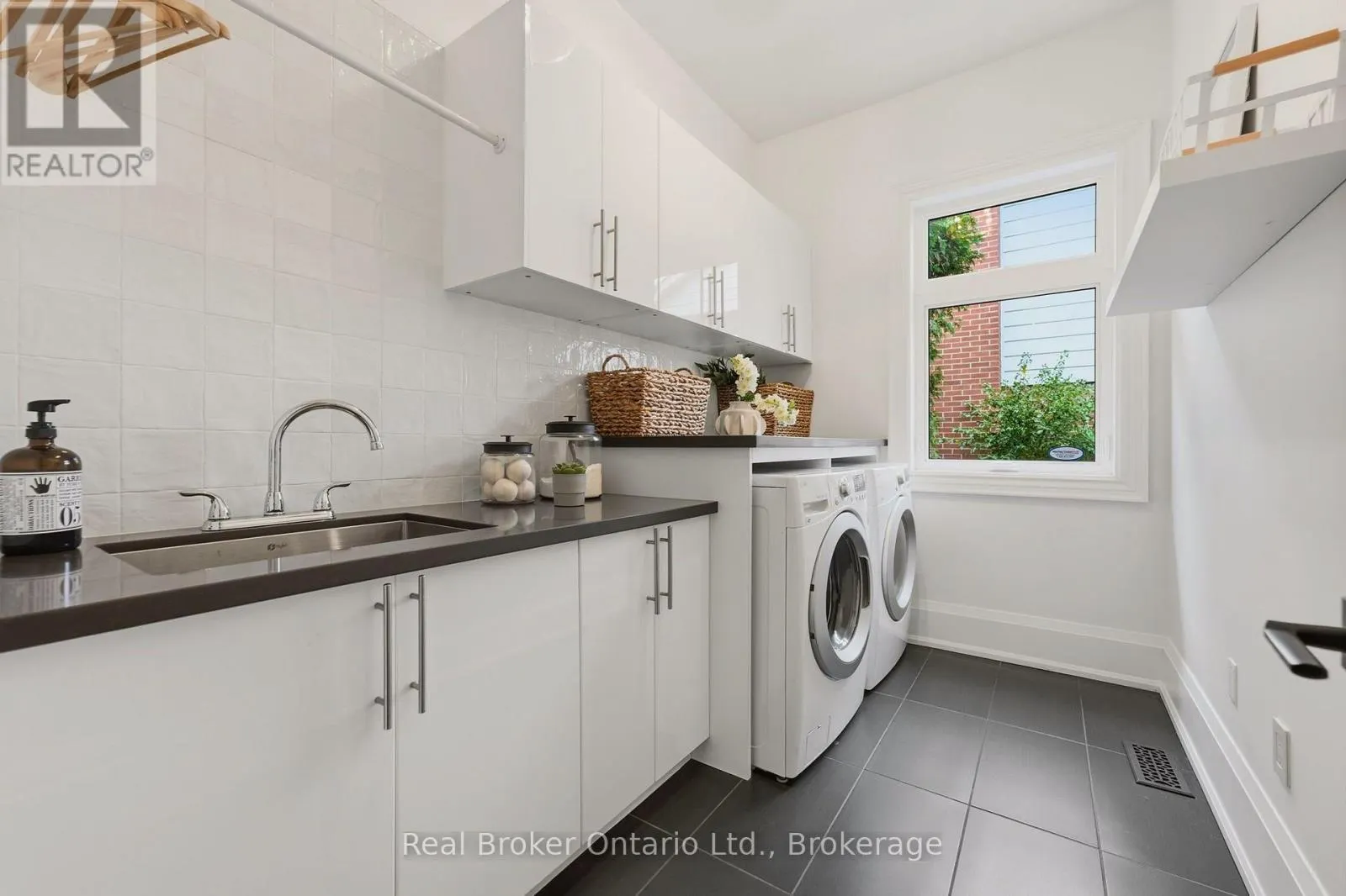 175 NORTH SHORE BOULEVARD W