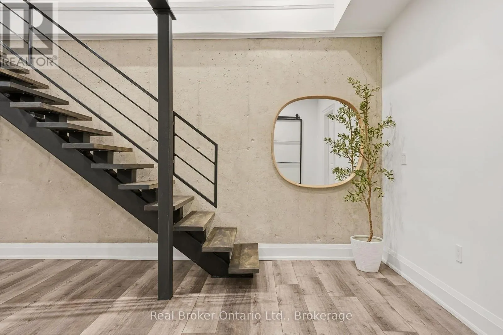 175 NORTH SHORE BOULEVARD W