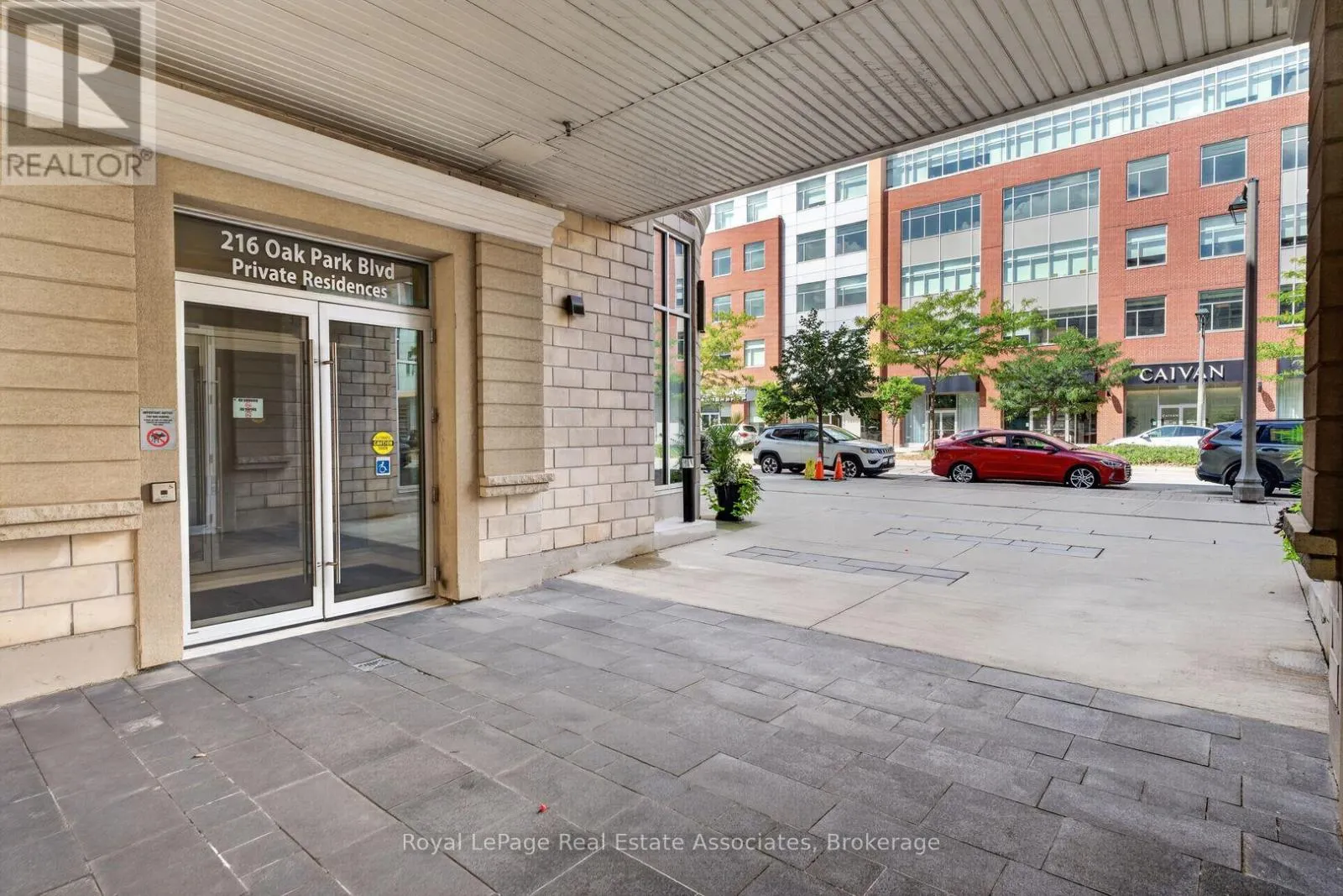 214 - 216 OAK PARK BOULEVARD
