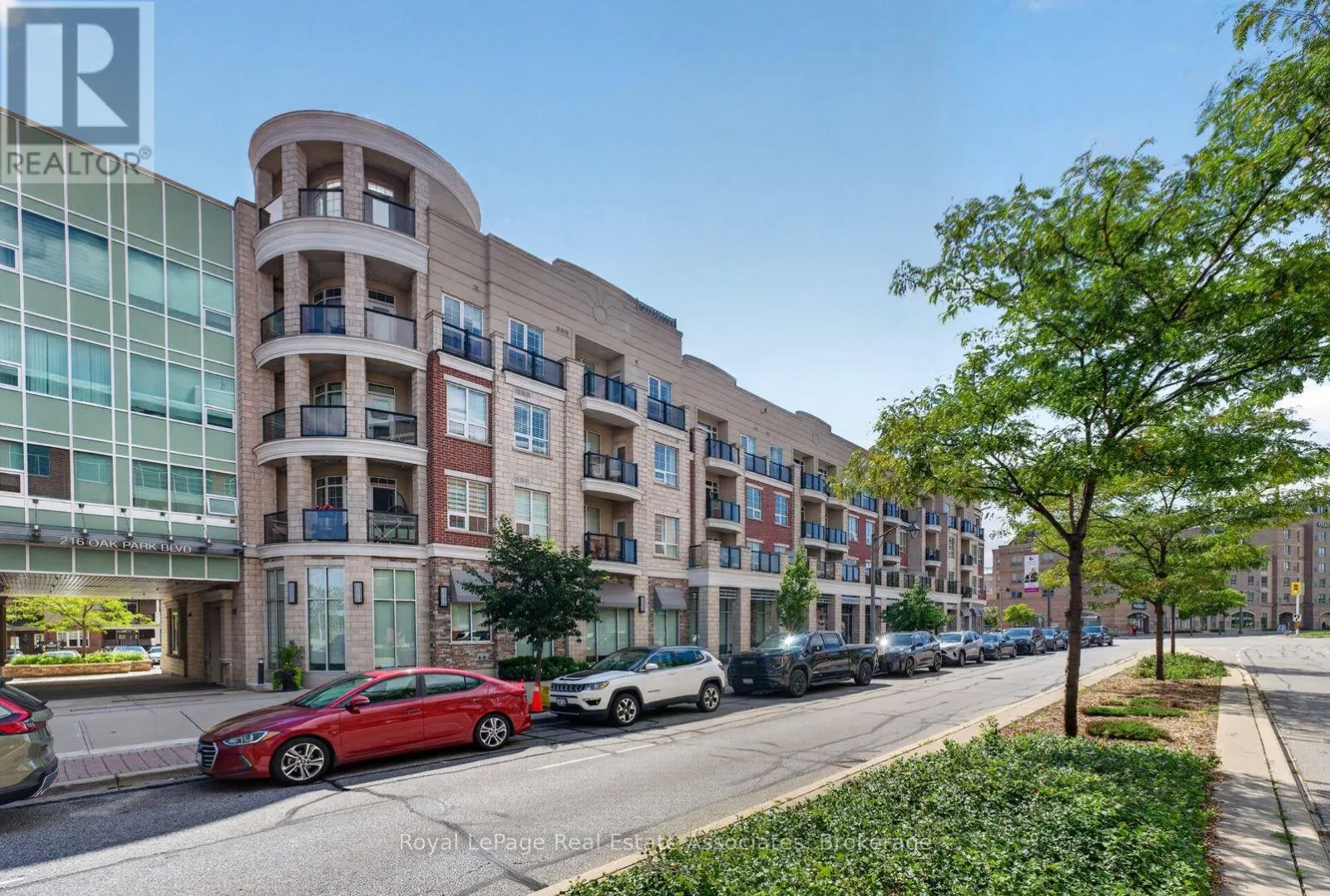 214 - 216 OAK PARK BOULEVARD