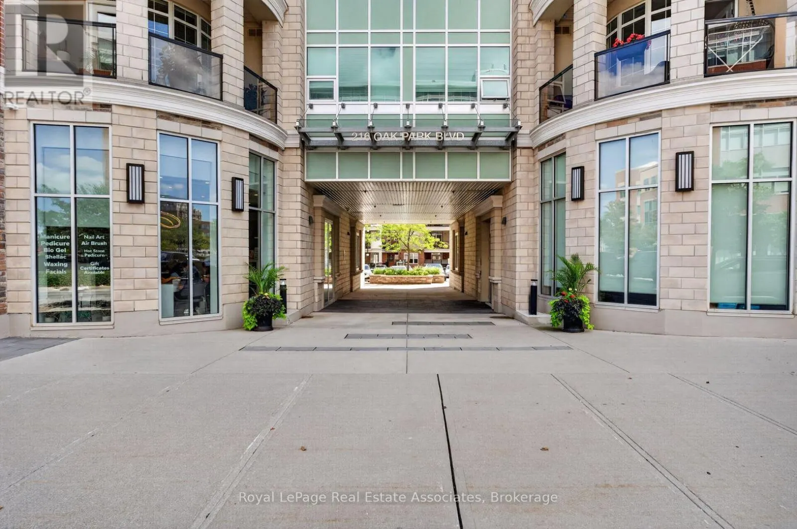214 - 216 OAK PARK BOULEVARD