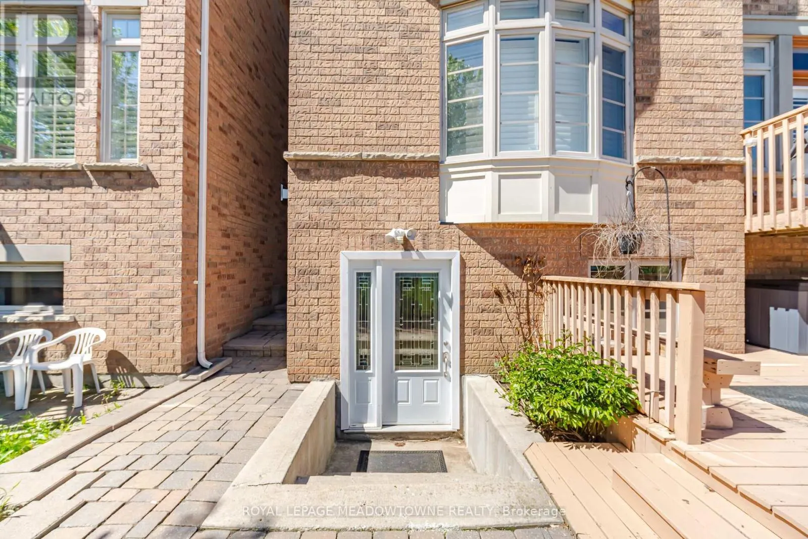 5221 ADOBE COURT