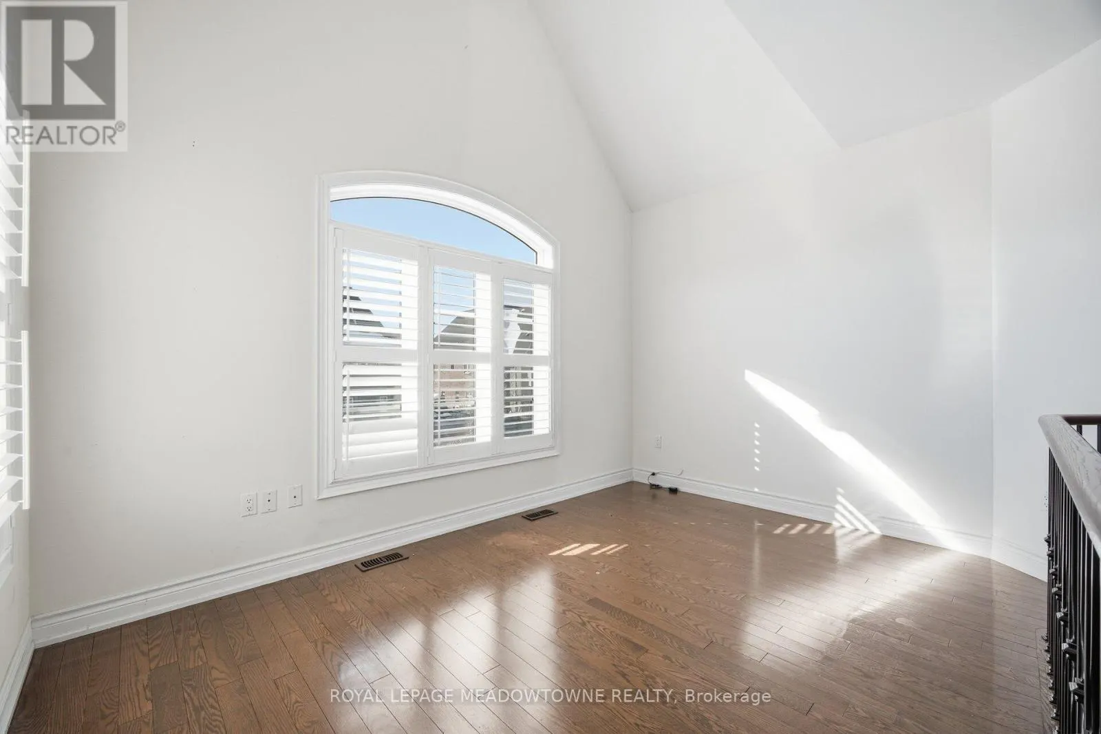 5221 ADOBE COURT