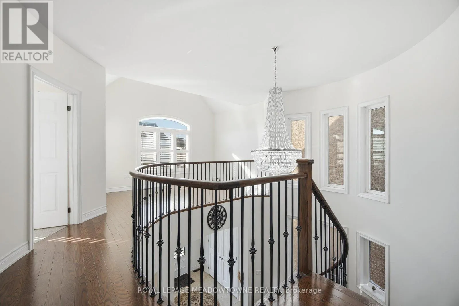 5221 ADOBE COURT