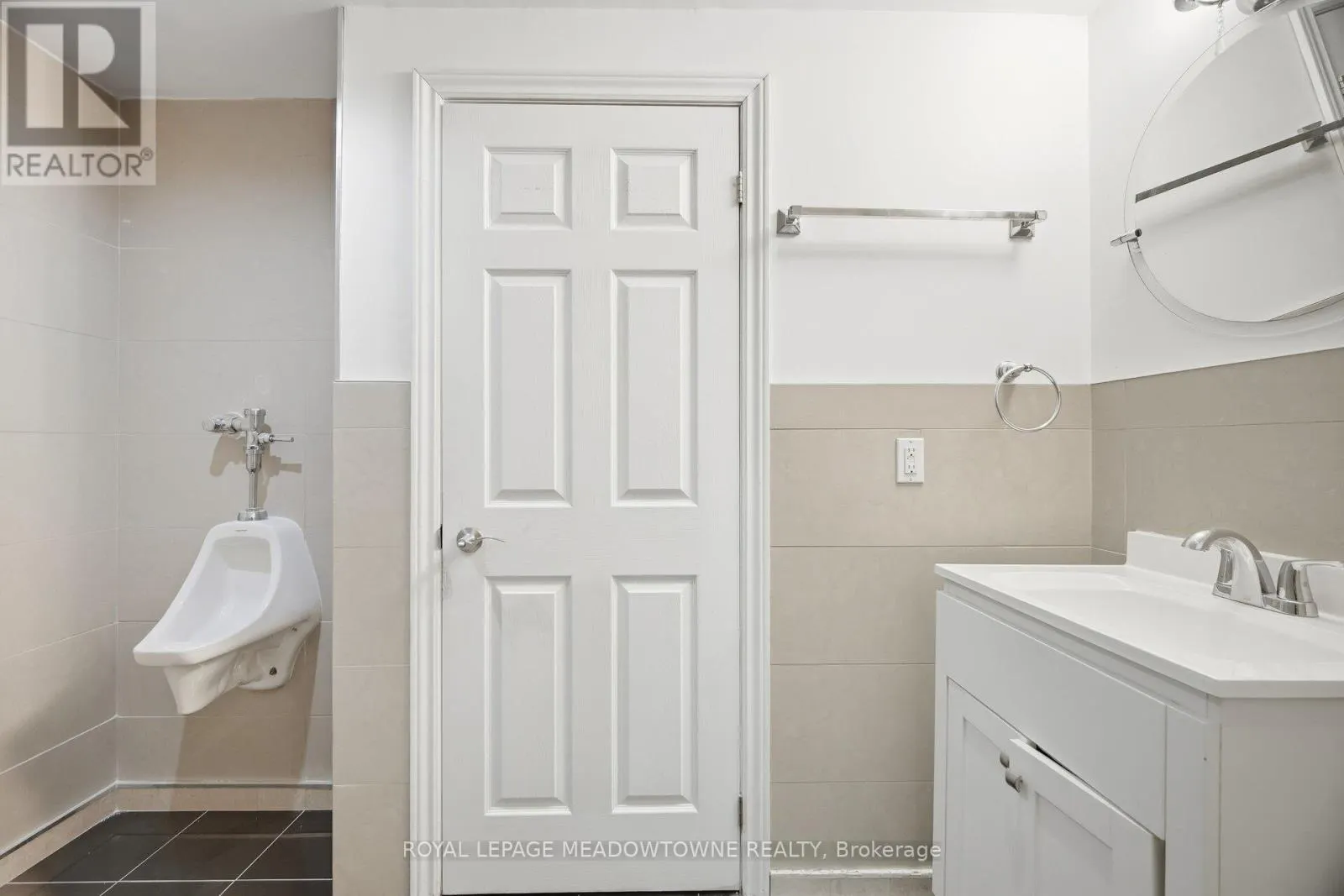 5221 ADOBE COURT