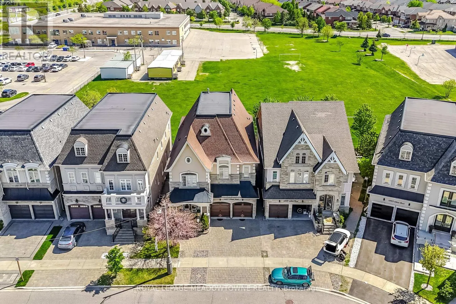 5221 ADOBE COURT