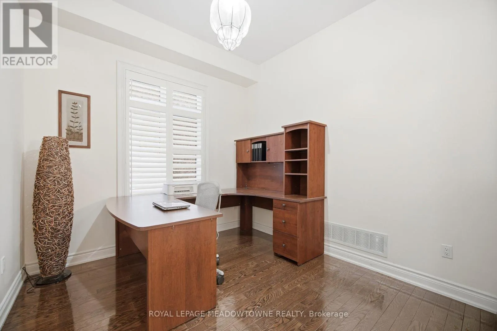 5221 ADOBE COURT