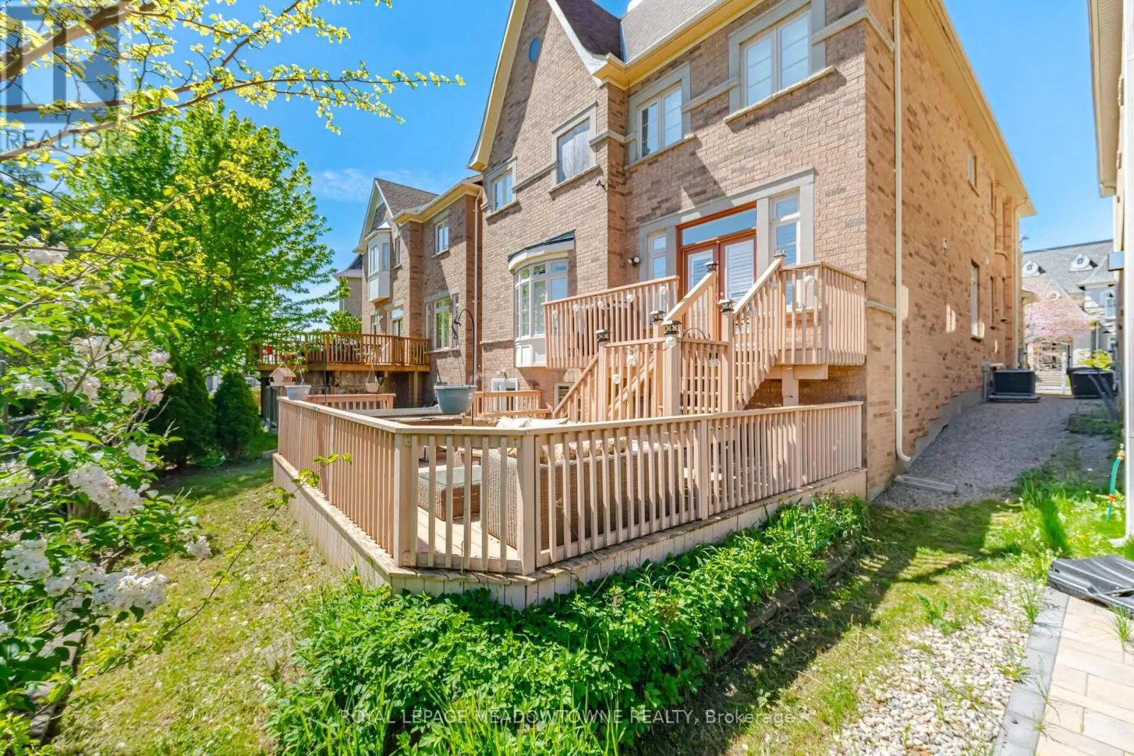 5221 ADOBE COURT