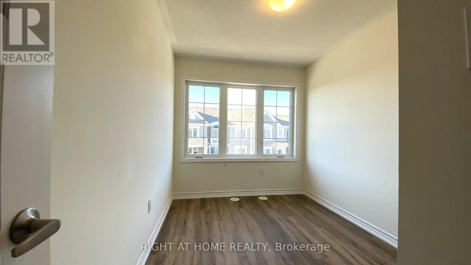 980 ALDER GATE