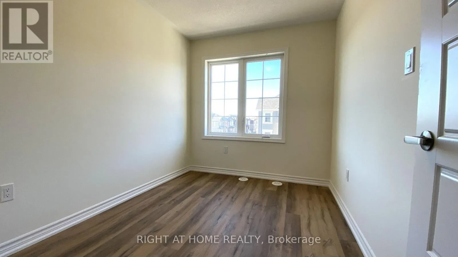 980 ALDER GATE