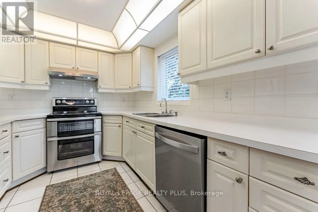 6795 GRACEFIELD DRIVE