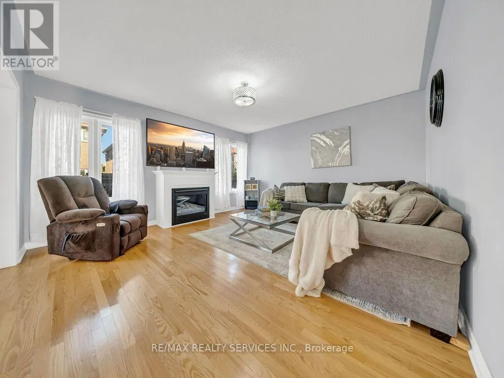 61 SIR JACOBS CRESCENT