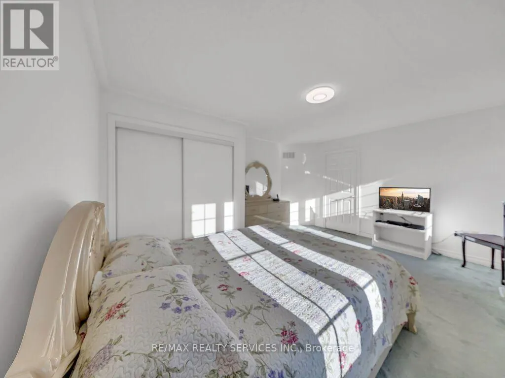 61 SIR JACOBS CRESCENT