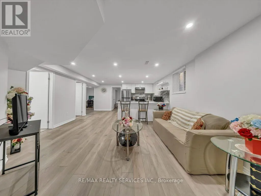 61 SIR JACOBS CRESCENT