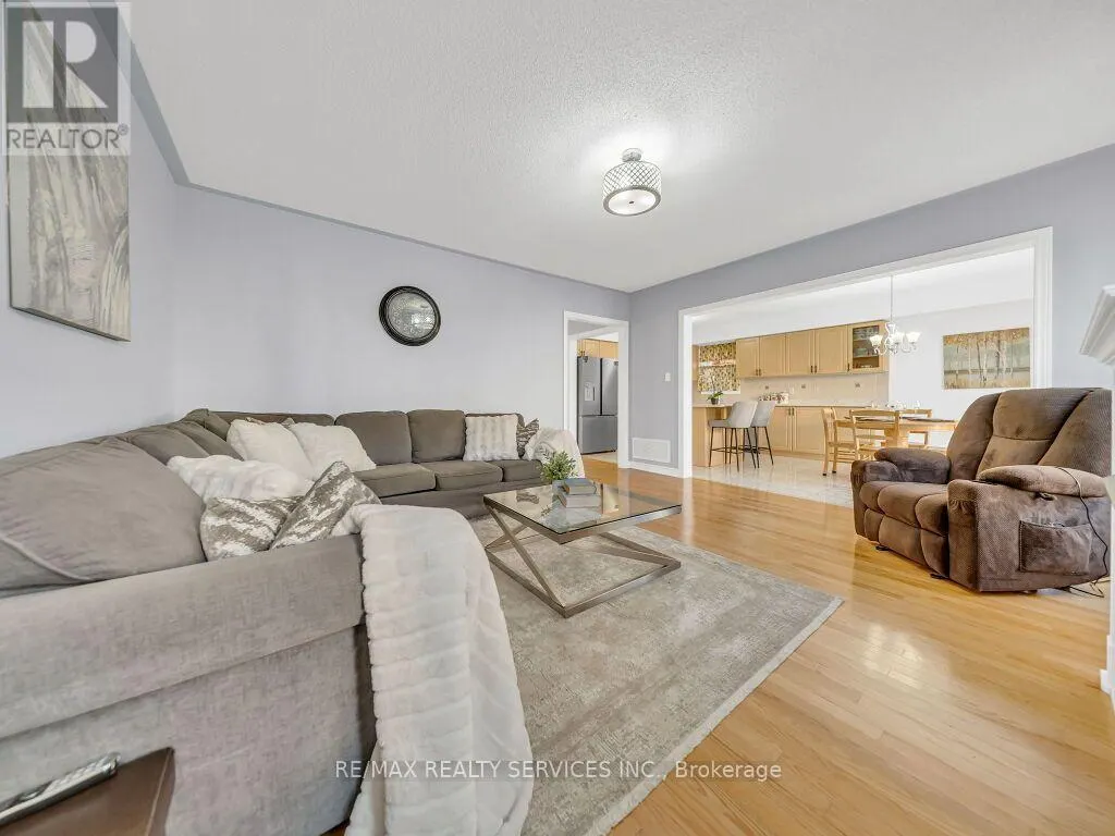 61 SIR JACOBS CRESCENT