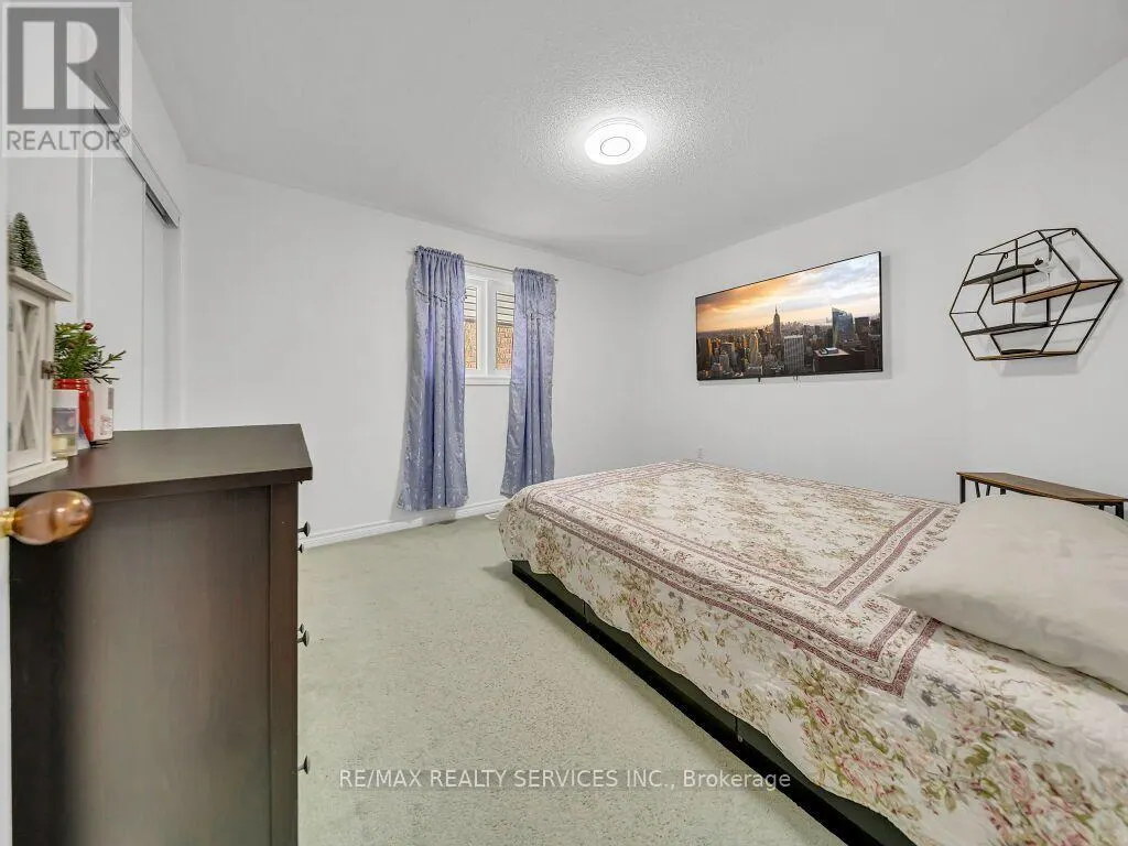 61 SIR JACOBS CRESCENT