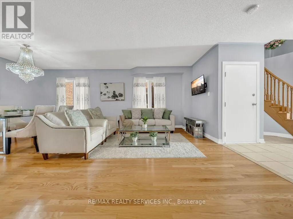 61 SIR JACOBS CRESCENT