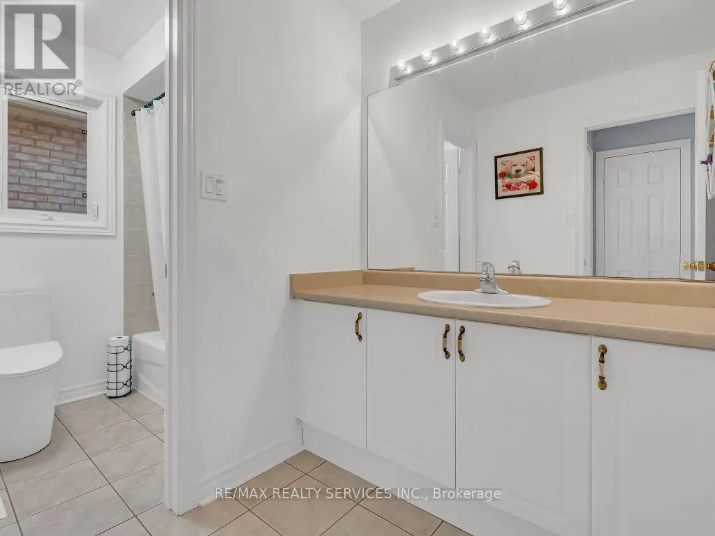 61 SIR JACOBS CRESCENT