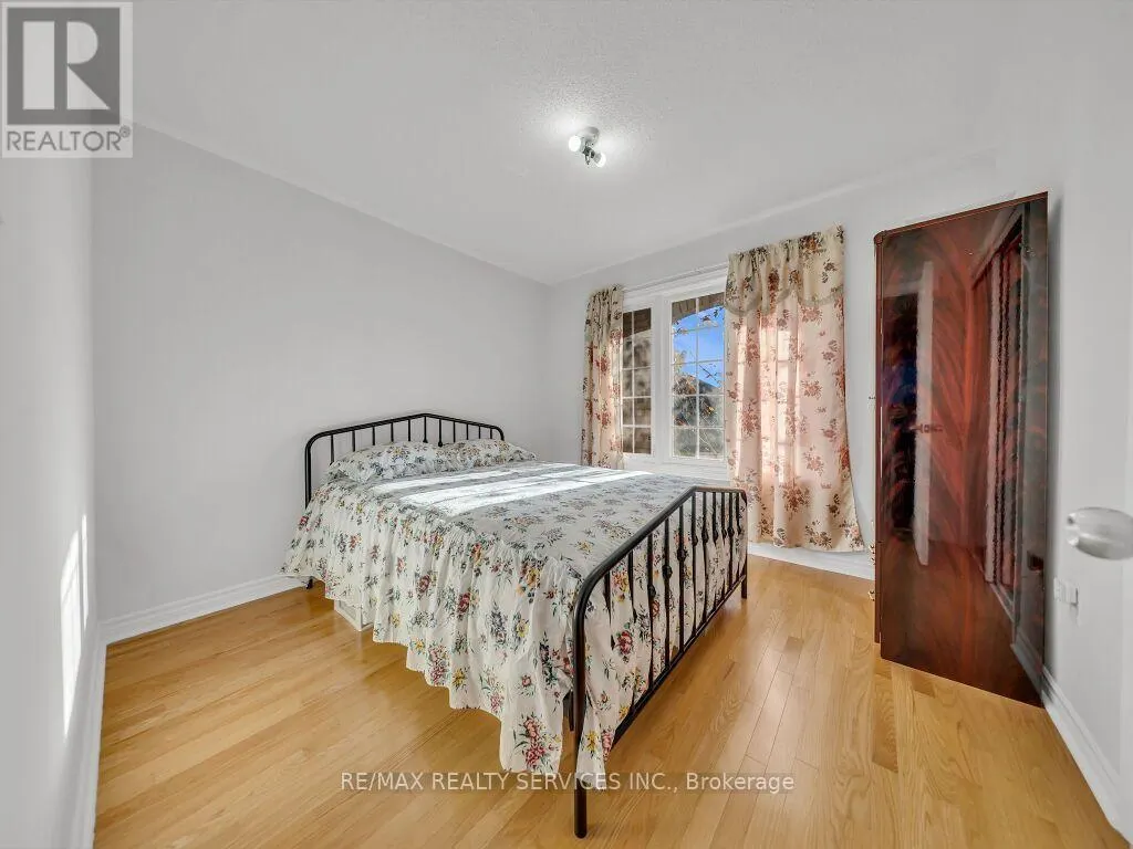 61 SIR JACOBS CRESCENT