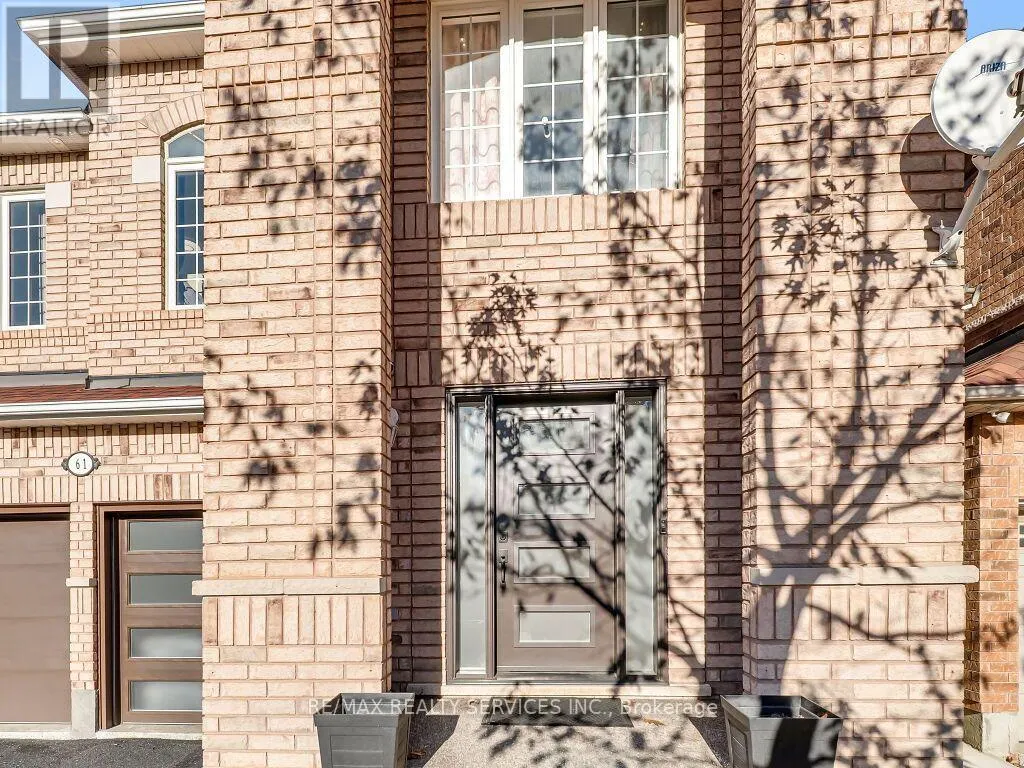 61 SIR JACOBS CRESCENT