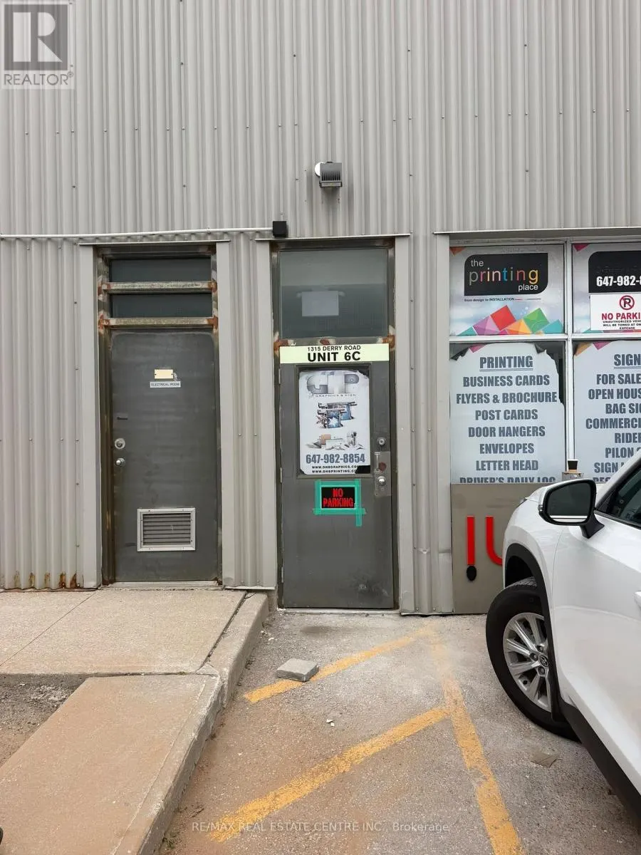 6C (ROOM 1) - 1315 DERRY ROAD E