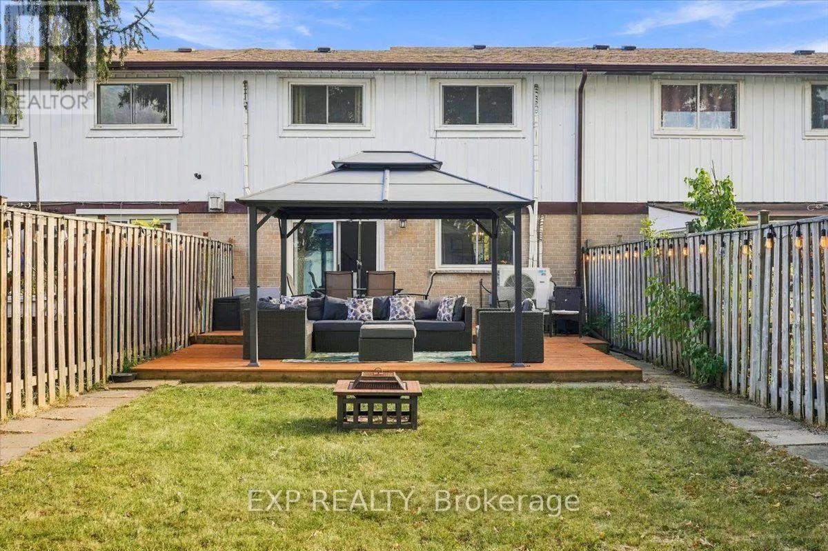 16 HAVENBROOK COURT
