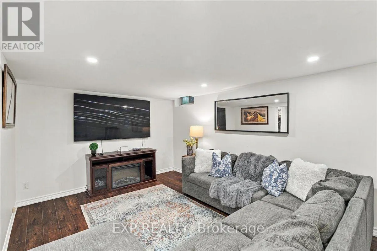 16 HAVENBROOK COURT