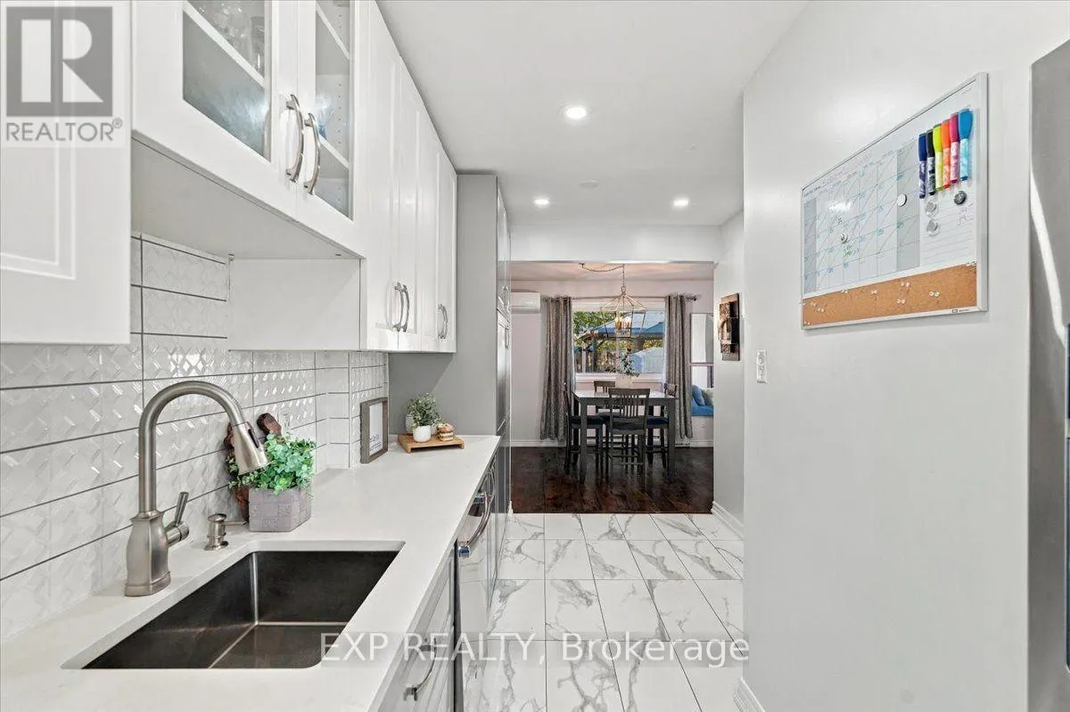 16 HAVENBROOK COURT