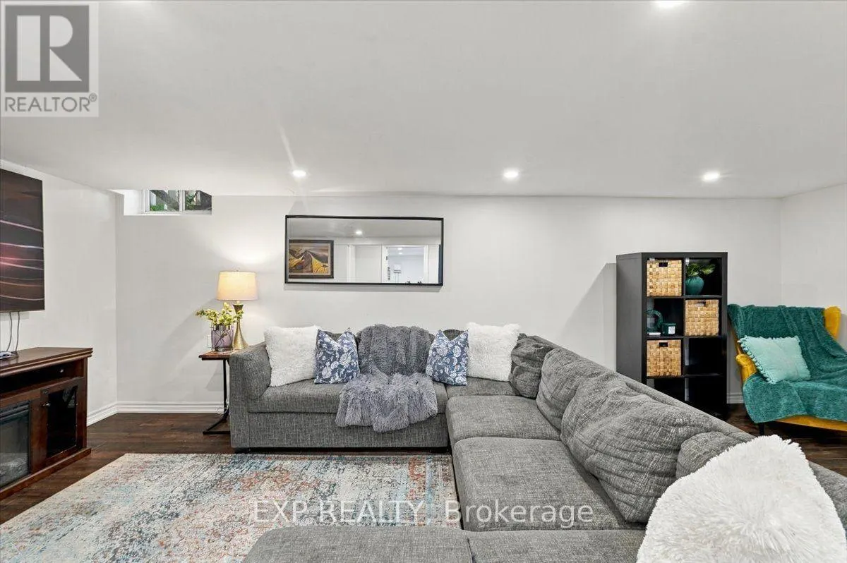 16 HAVENBROOK COURT