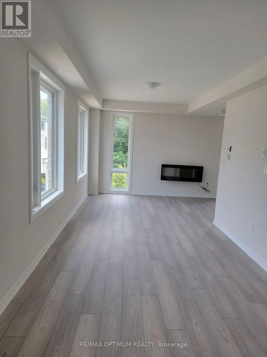 19 - 20 KNOTSBERRY CIRCLE