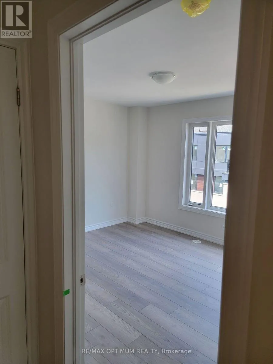 19 - 20 KNOTSBERRY CIRCLE