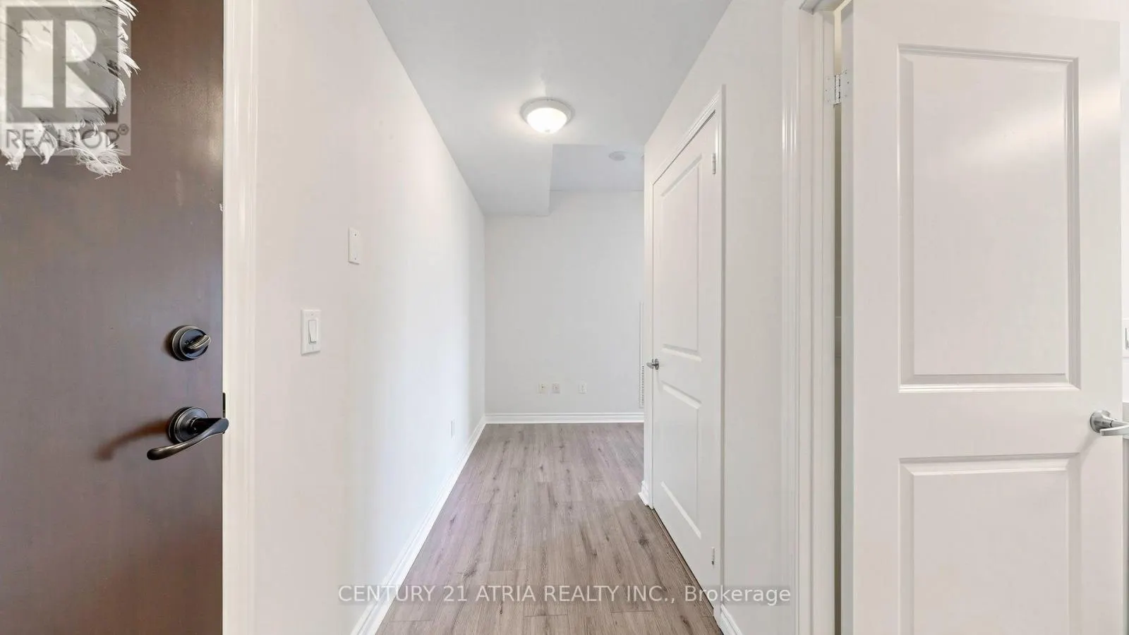 1802 - 385 PRINCE OF WALES DRIVE