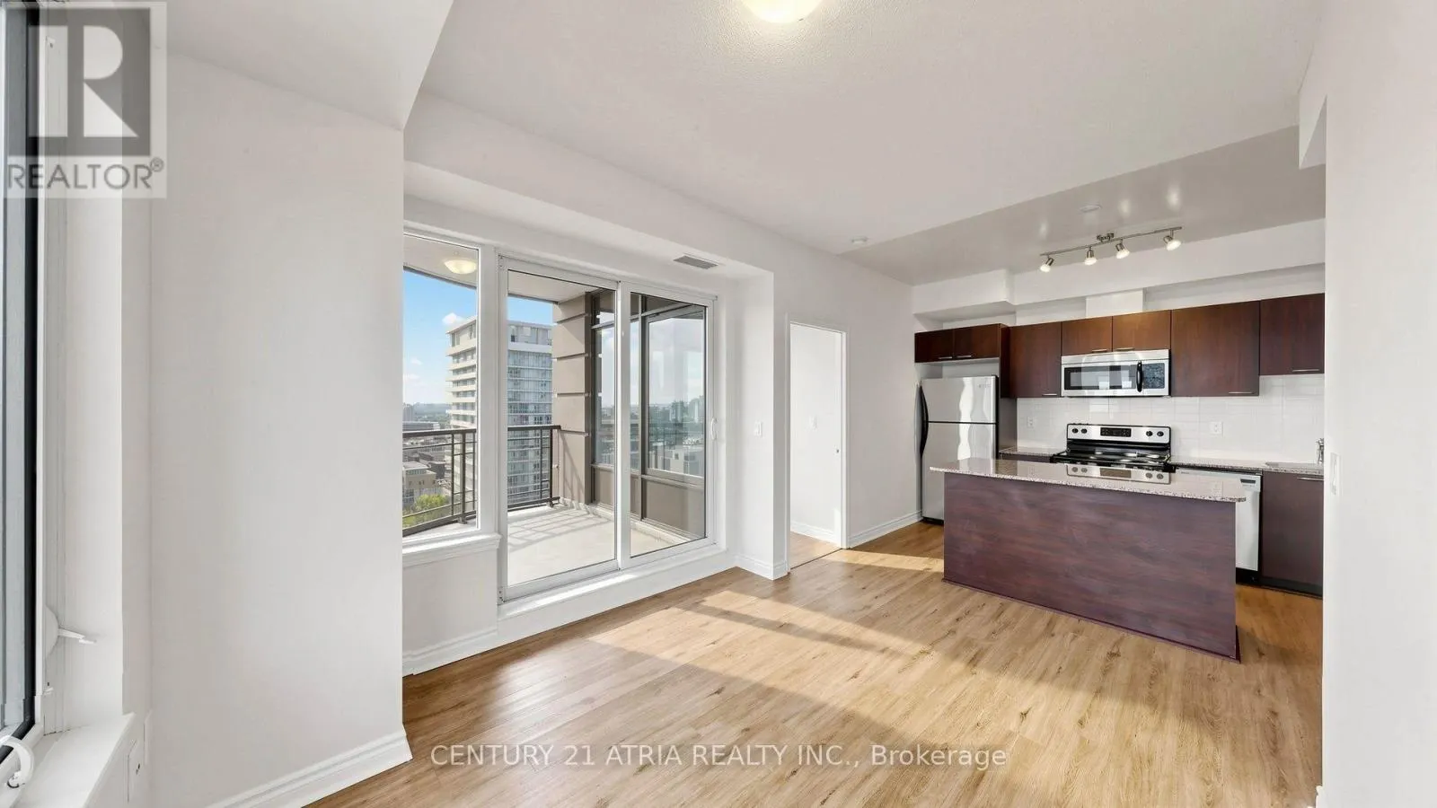 1802 - 385 PRINCE OF WALES DRIVE