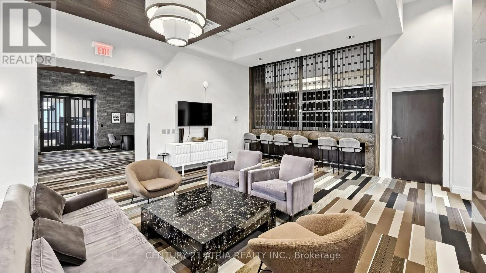 1802 - 385 PRINCE OF WALES DRIVE
