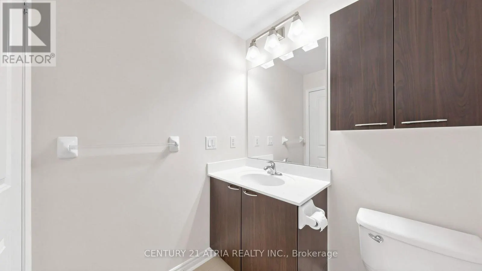 1802 - 385 PRINCE OF WALES DRIVE