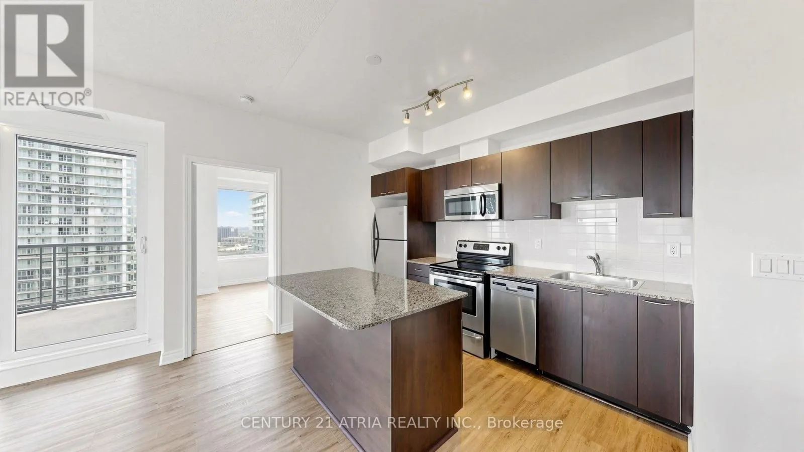 1802 - 385 PRINCE OF WALES DRIVE