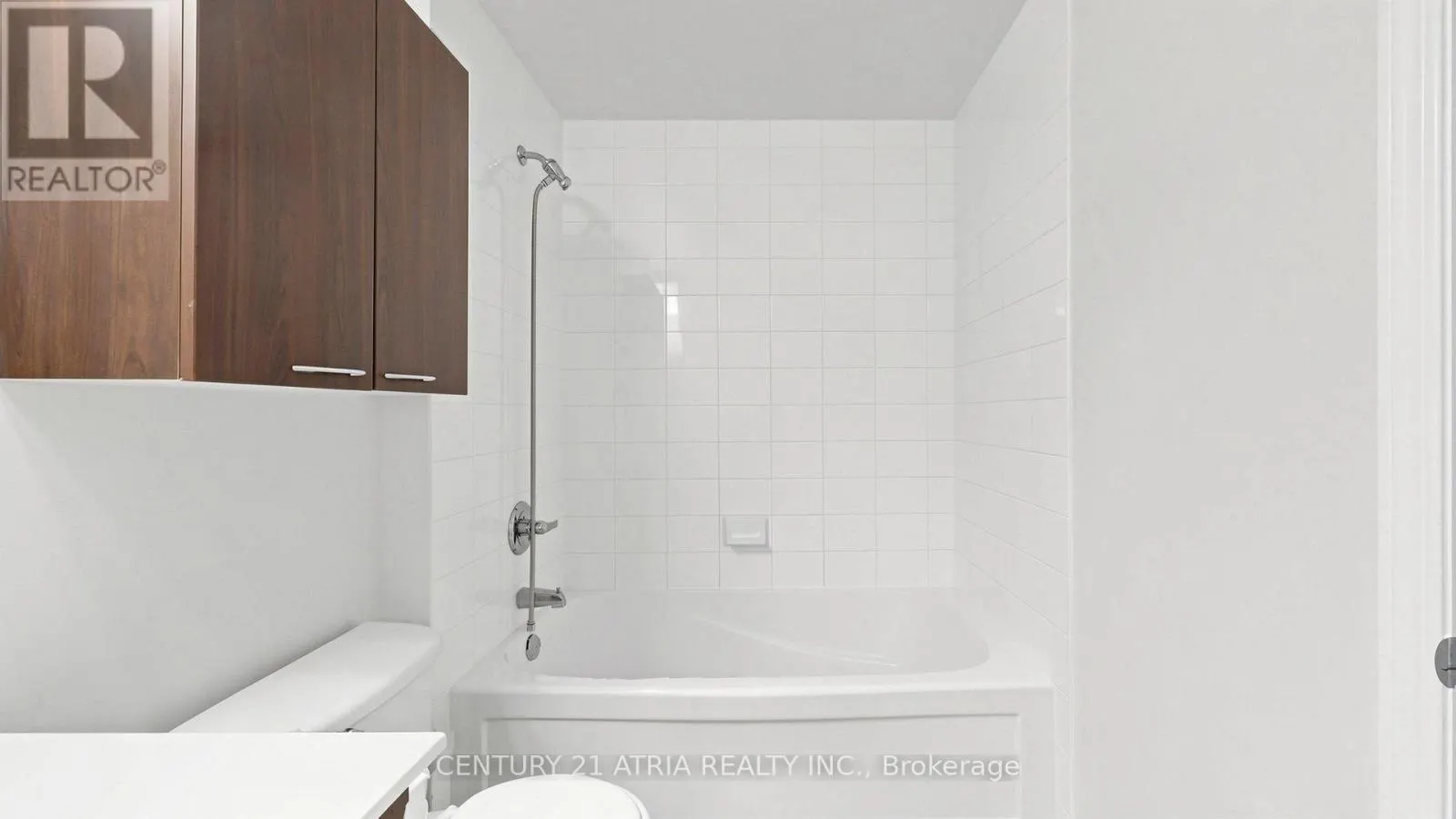 1802 - 385 PRINCE OF WALES DRIVE