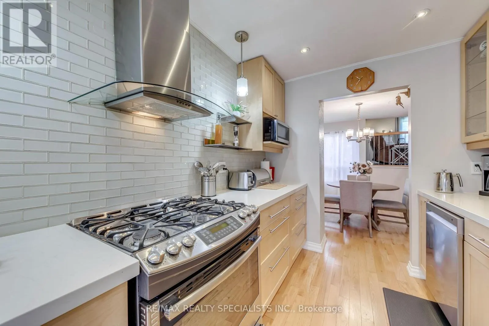 69 WINTERFOLD DRIVE