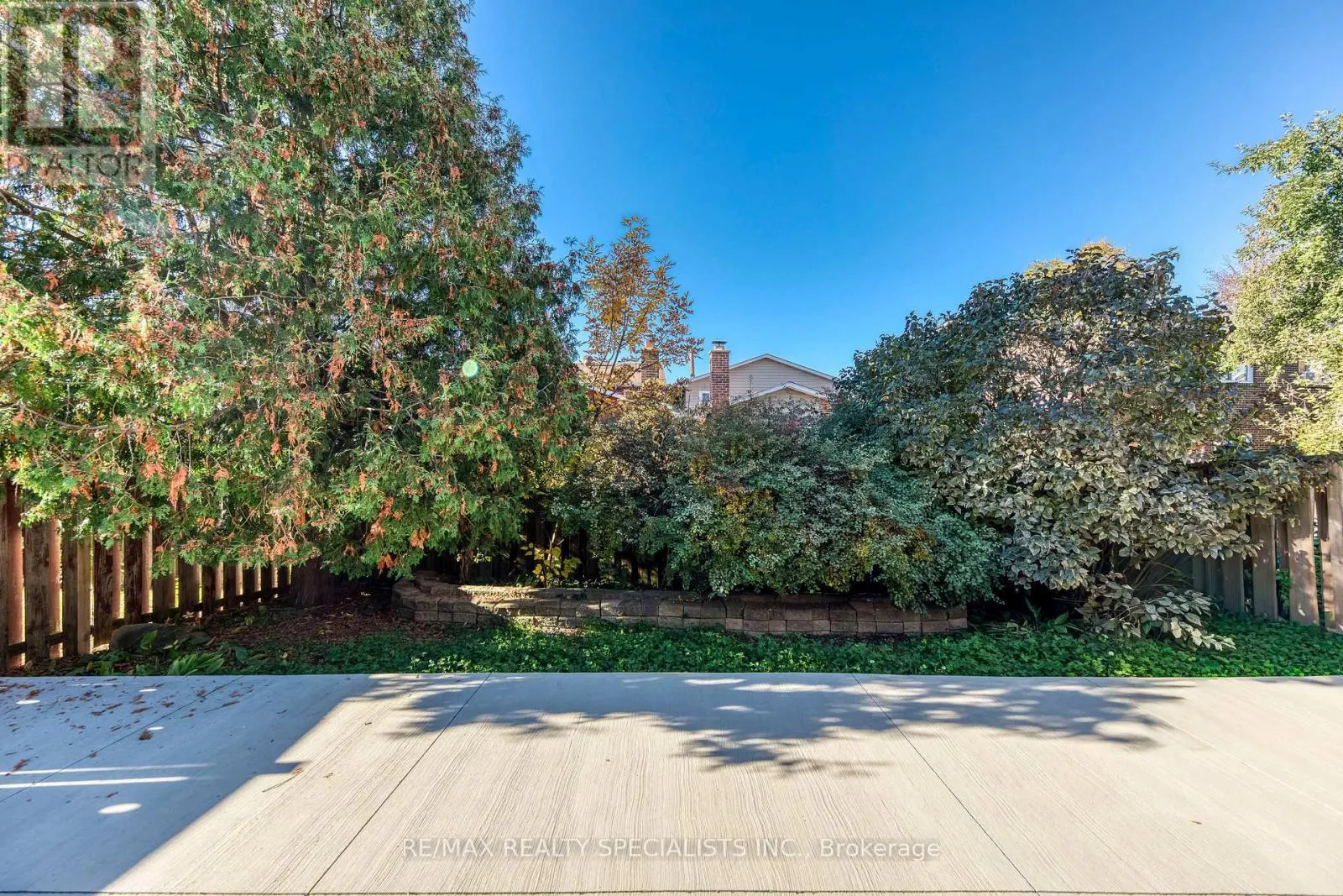 69 WINTERFOLD DRIVE